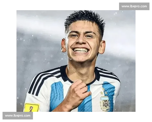 雷斯加盟赫罗纳！曼城卫星队再迎新星，埃切维里或成下一个目标